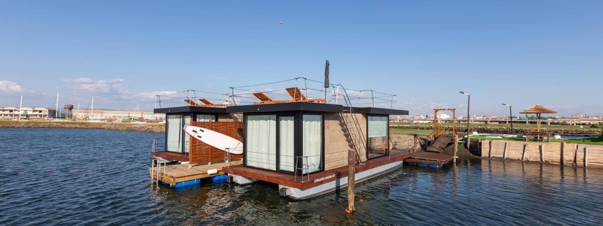 Barcos-casa by Ostraveiro