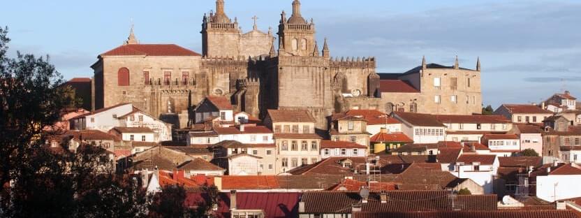 Der Kirchhof der Kathedrale von Viseu